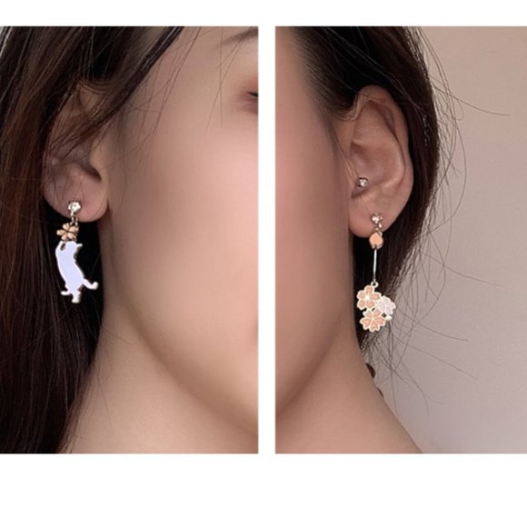 💙Kitty Cat Sakura Flower Drop Earrings - Picture 4 of 8